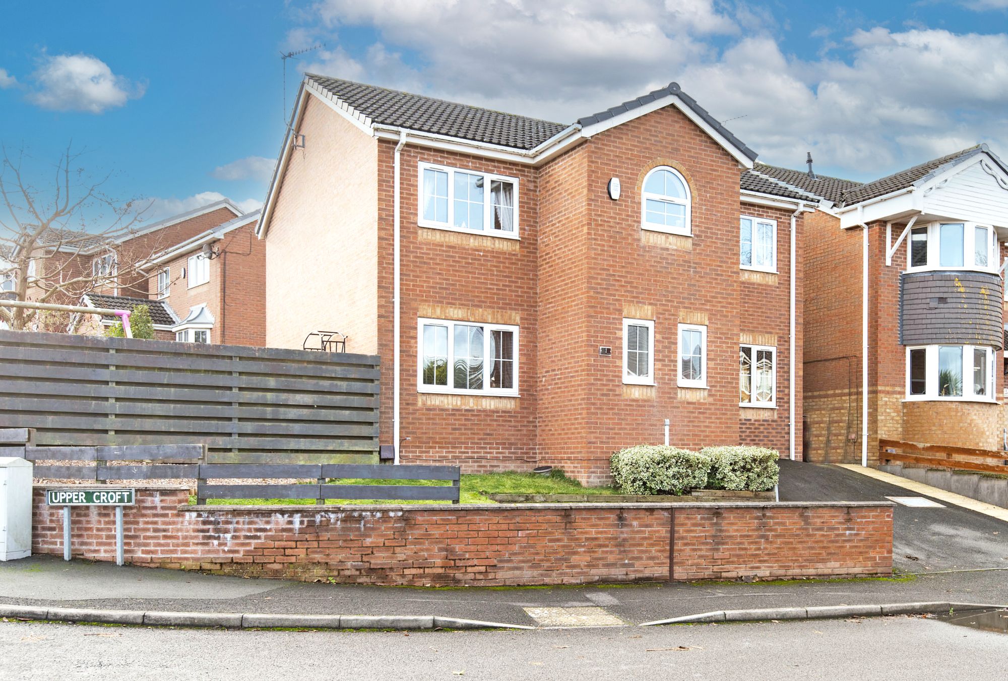 4 bedroom Detached house Under Offer
