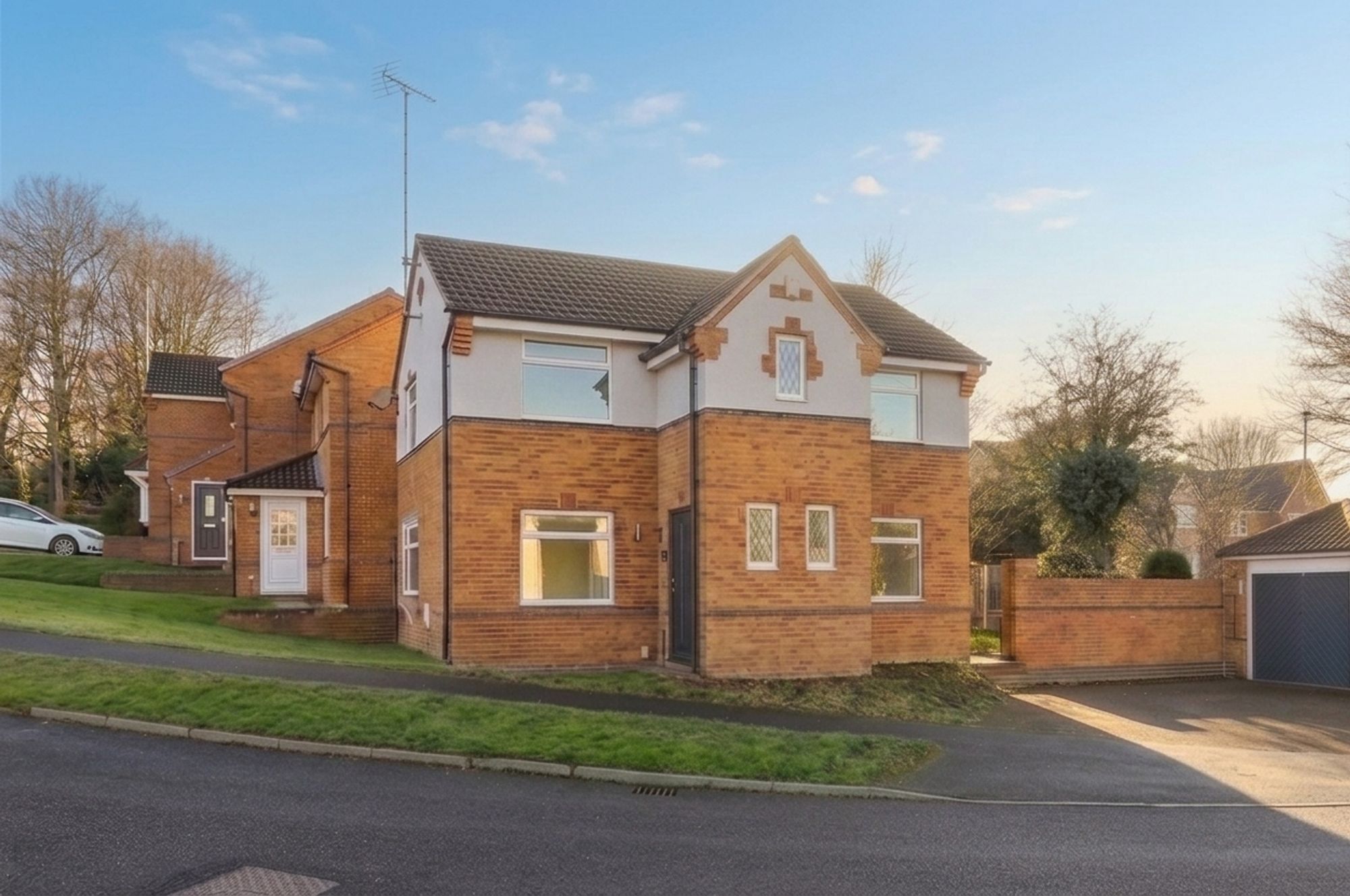 3 bedroom Detached house Under Offer