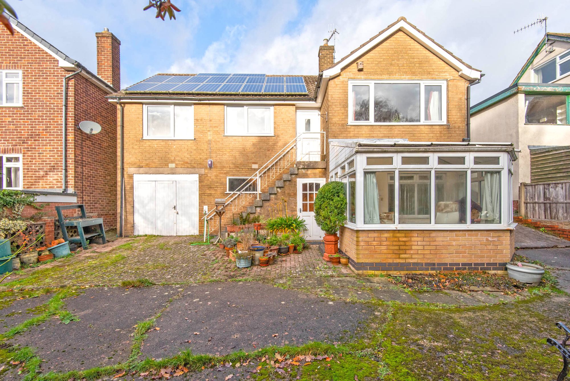 3 bedroom Detached bungalow Under Offer