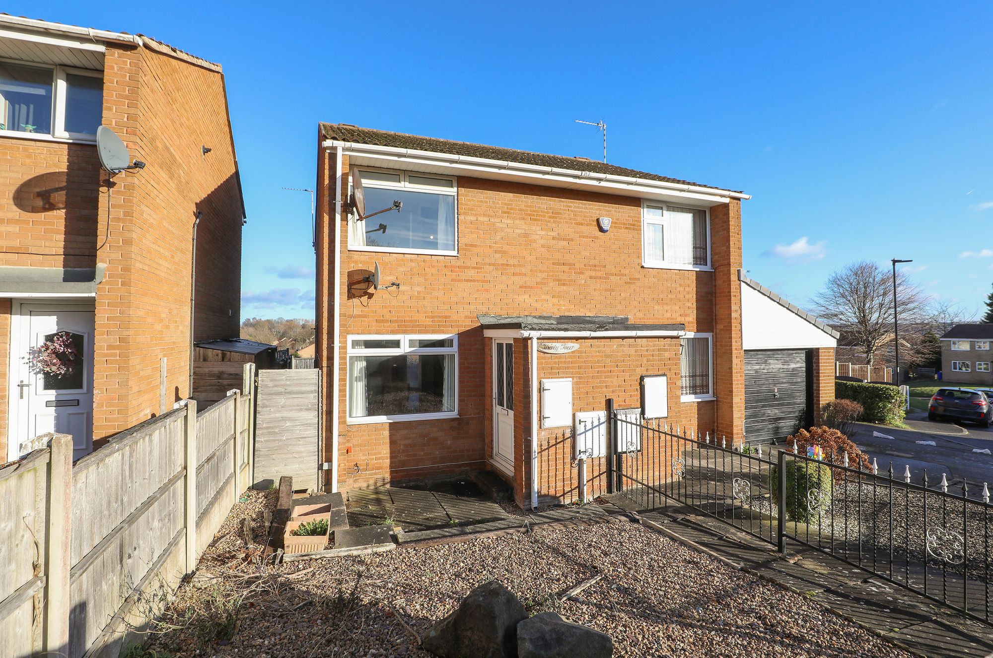 2 bedroom Semi-detached house For Sale