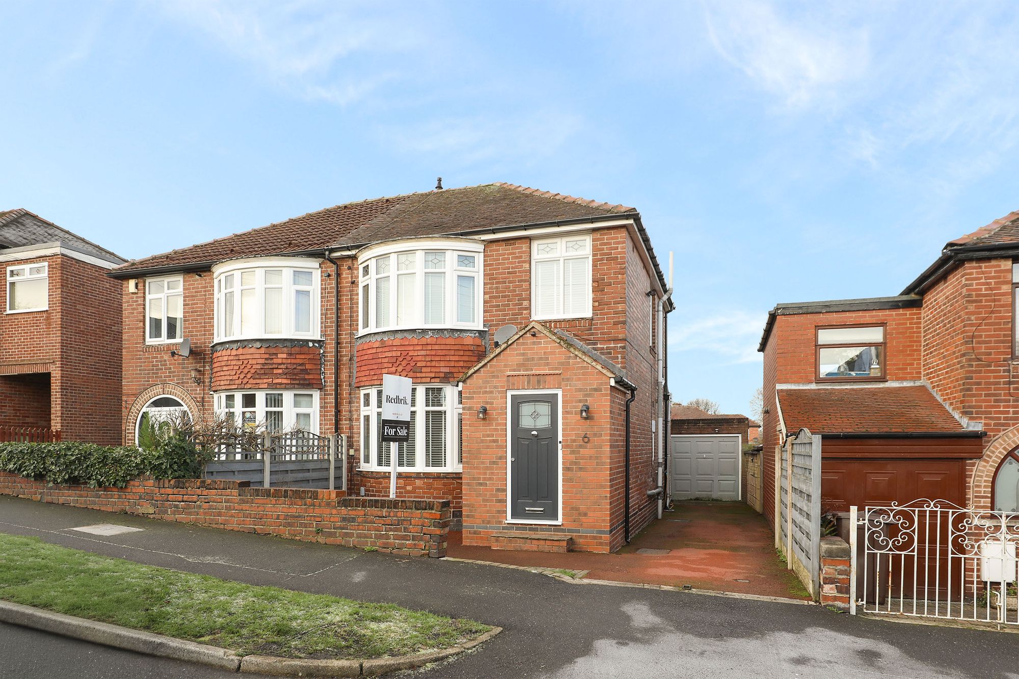 3 bedroom Detached house Under Offer