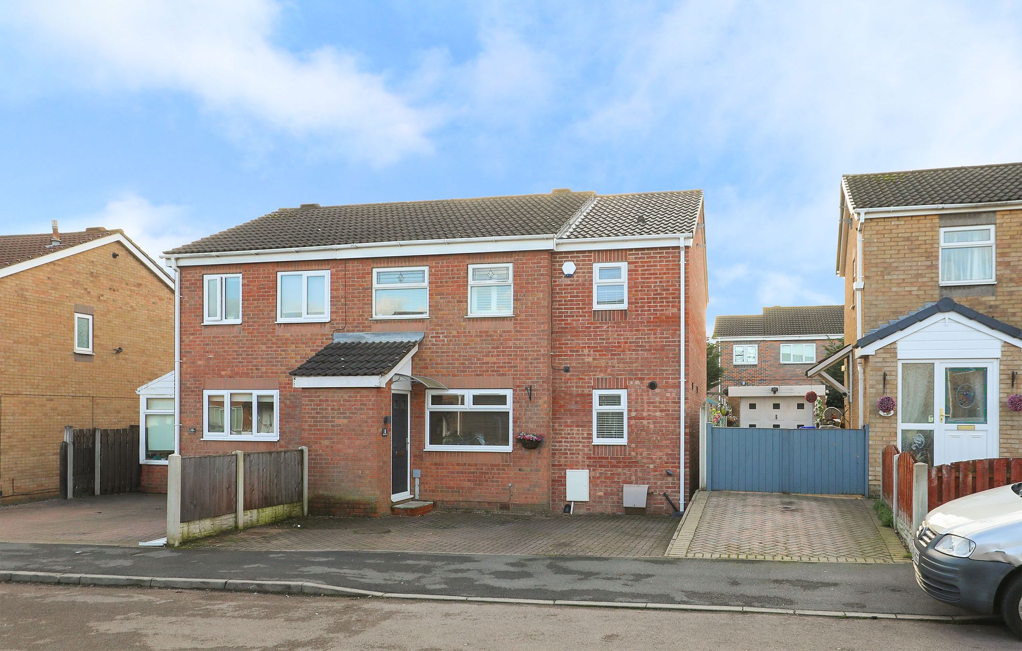 4 bedroom Semi-detached house Under Offer