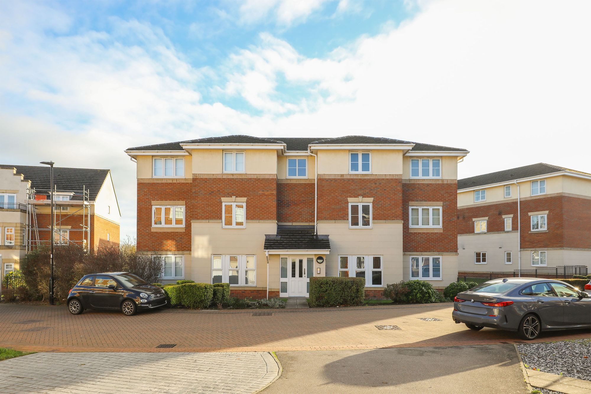 2 bedroom Apartment For Sale