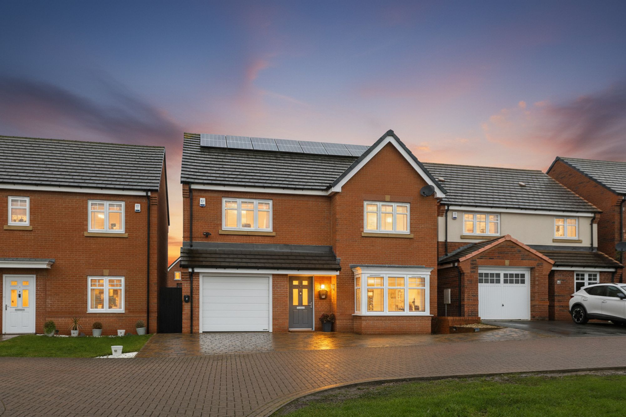 4 bedroom Detached house Under Offer