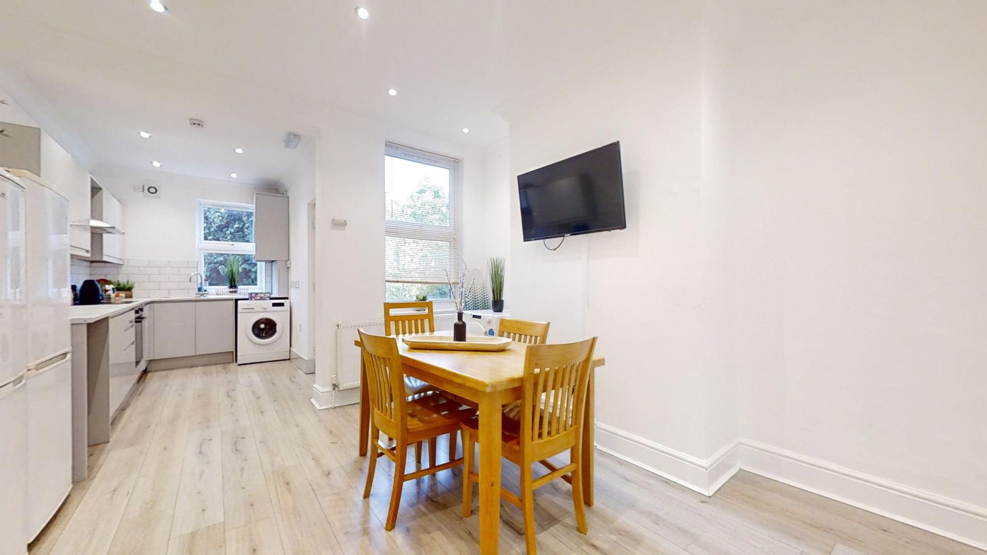 4 bedroom House (unspecified) For Sale