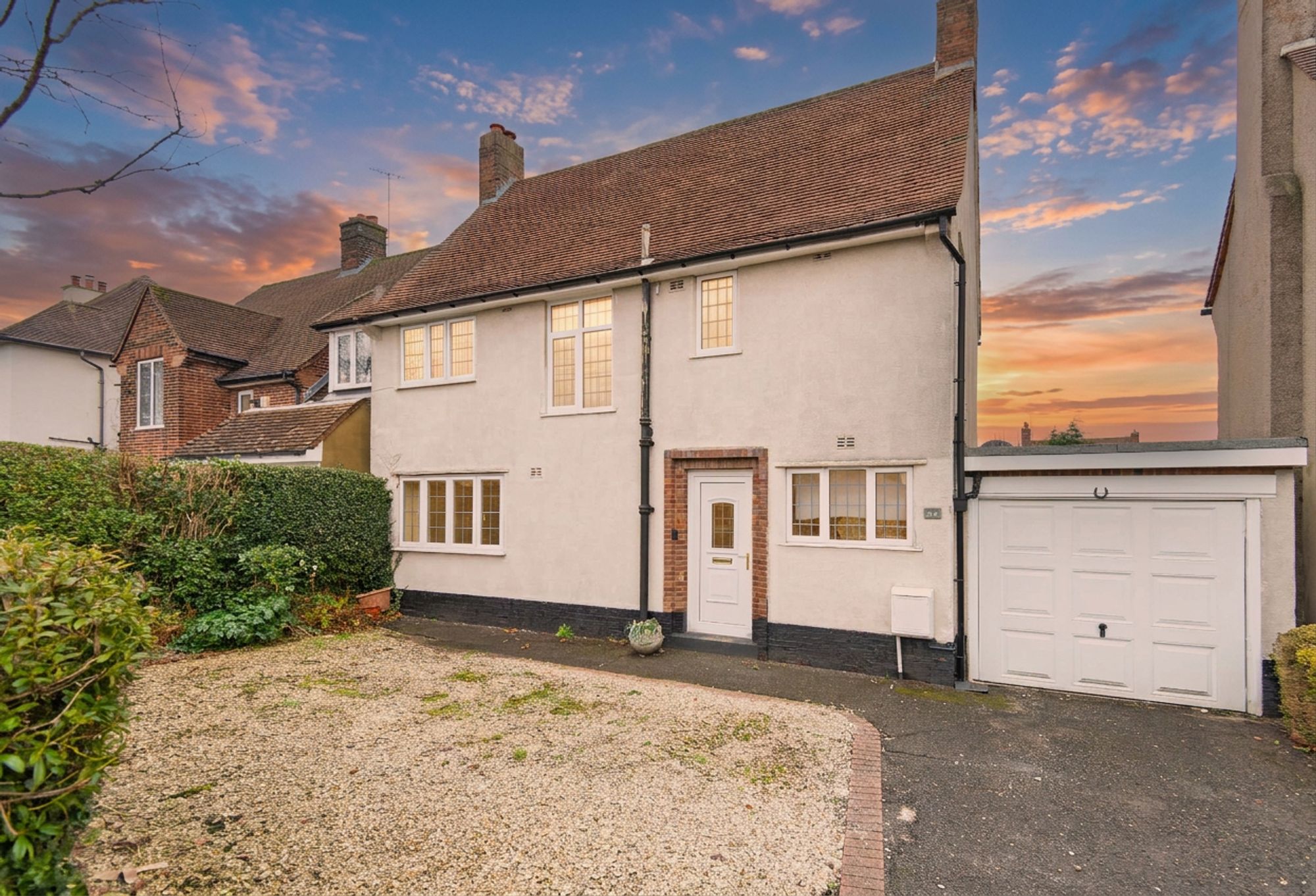 3 bedroom Detached house Under Offer