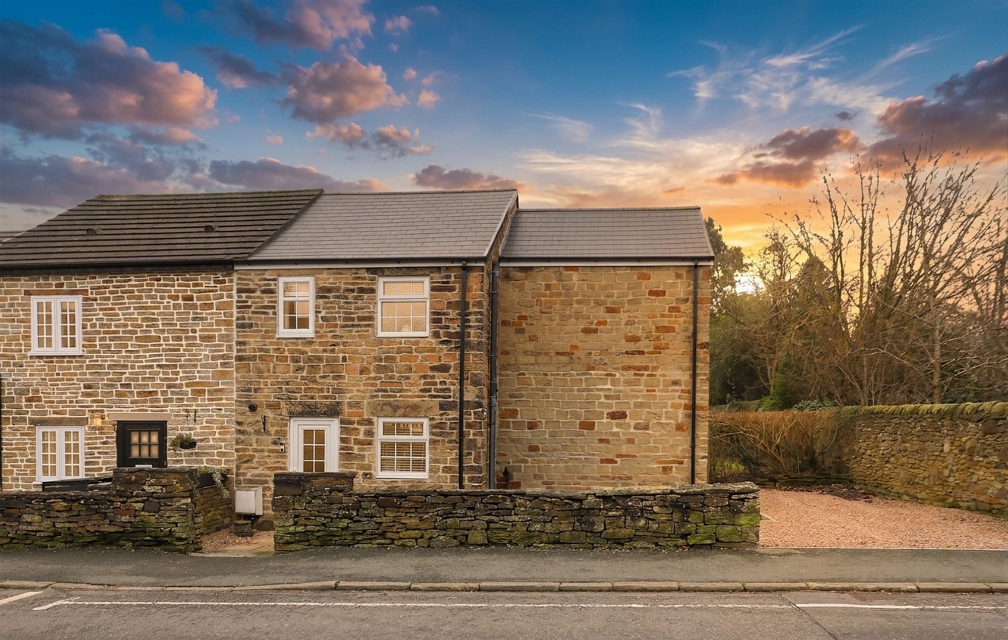 3 bedroom Semi-detached house For Sale