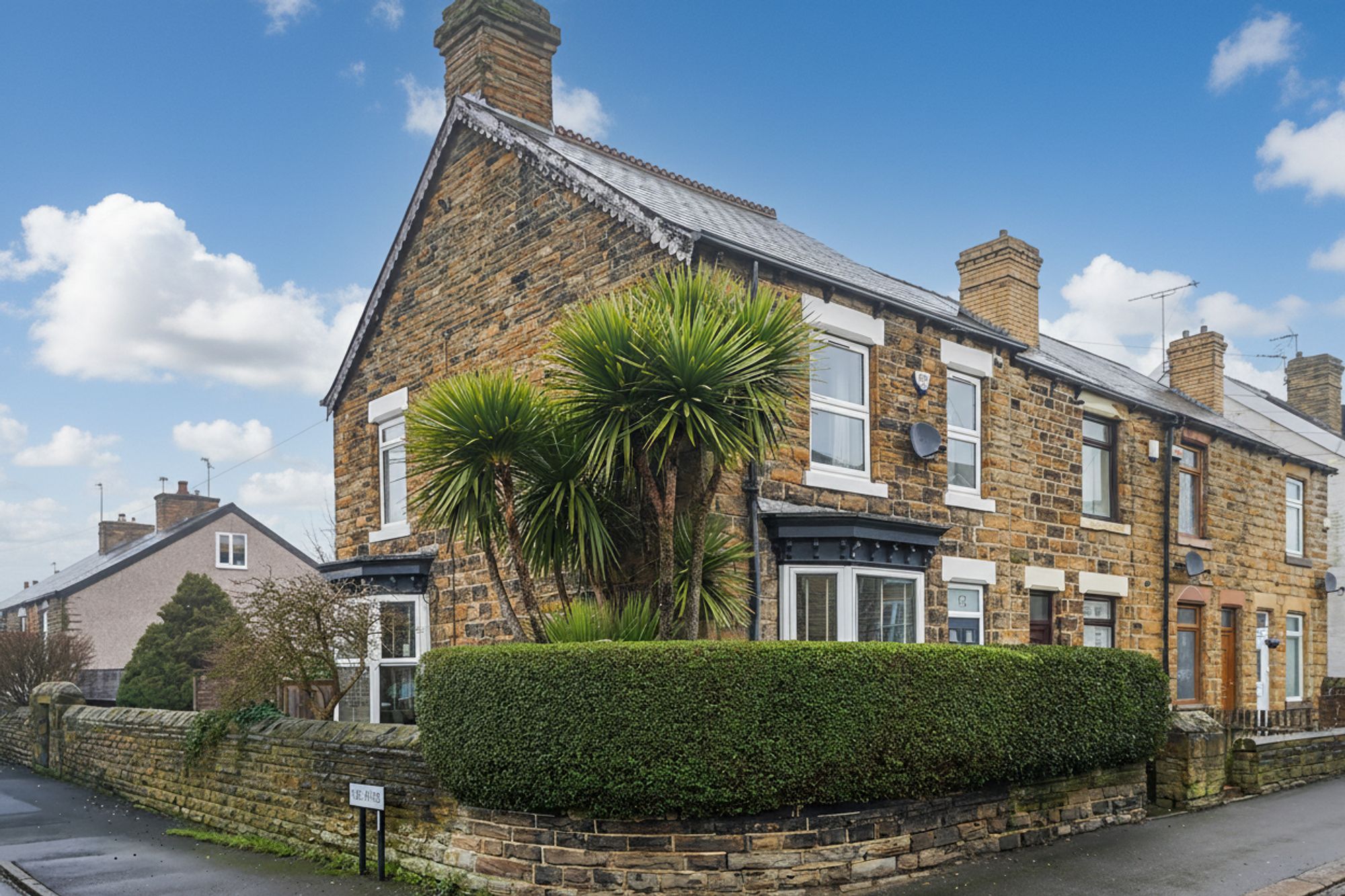 3 bedroom End of terrace house Under Offer
