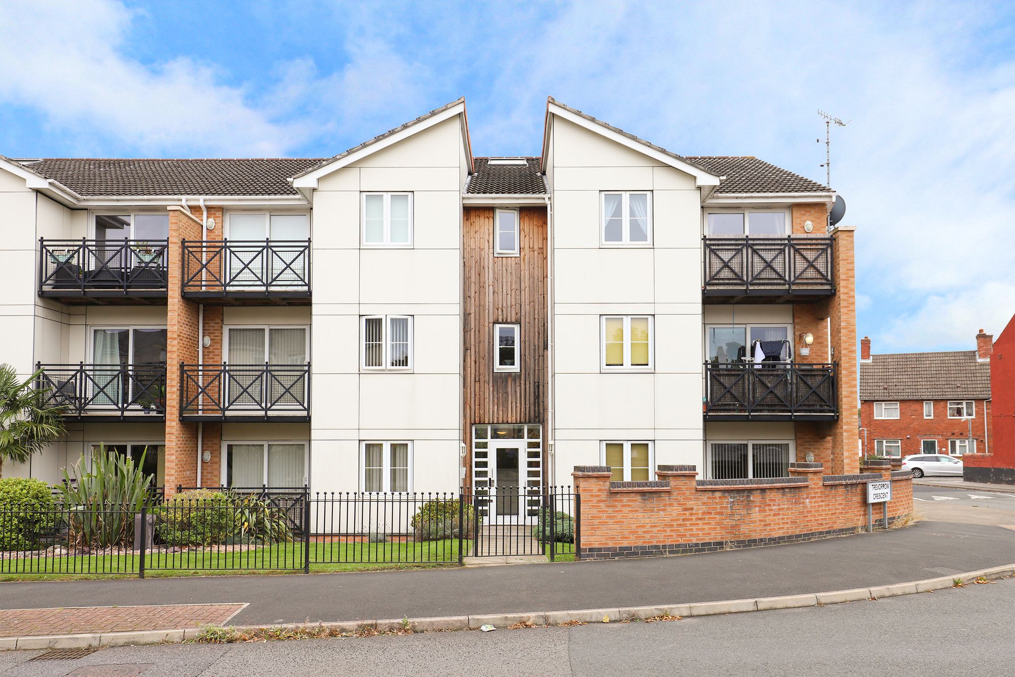 1 bedroom Apartment For Sale