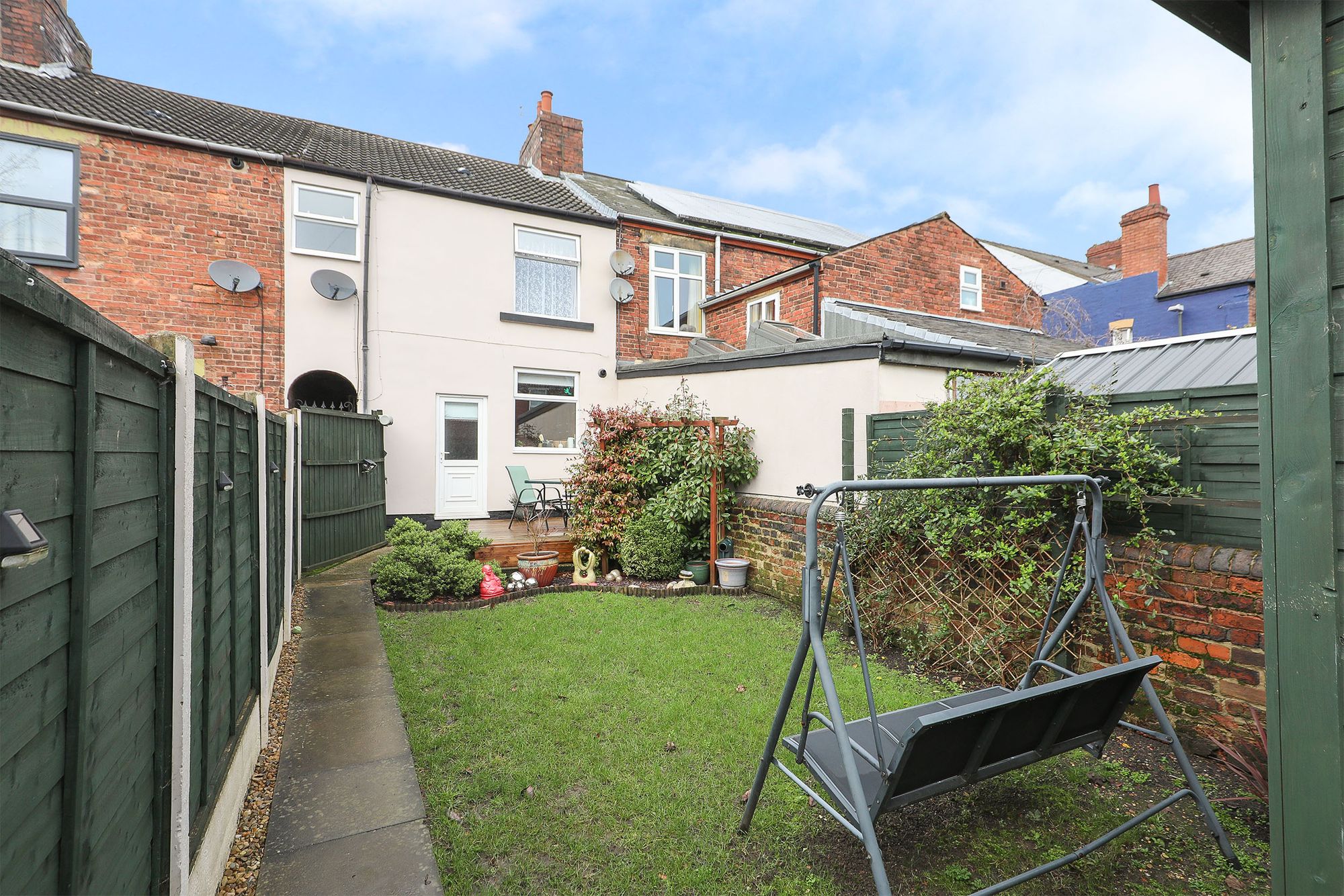 2 bedroom Terraced House Under Offer