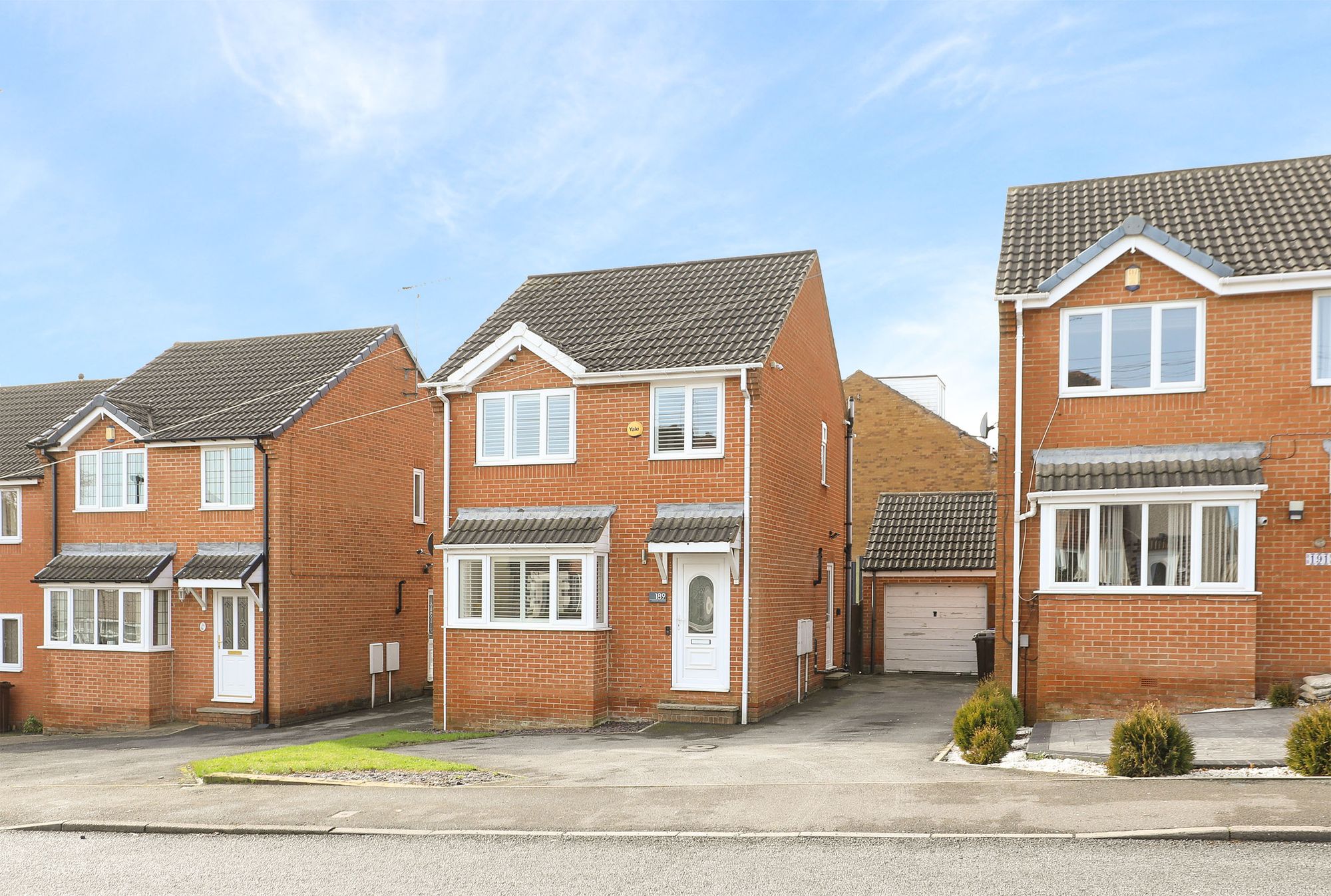 3 bedroom Detached house For Sale