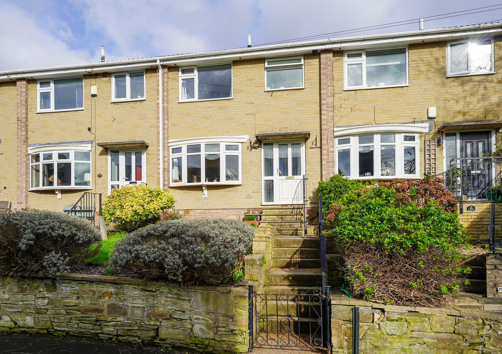 3 bedroom Studio flat Under Offer