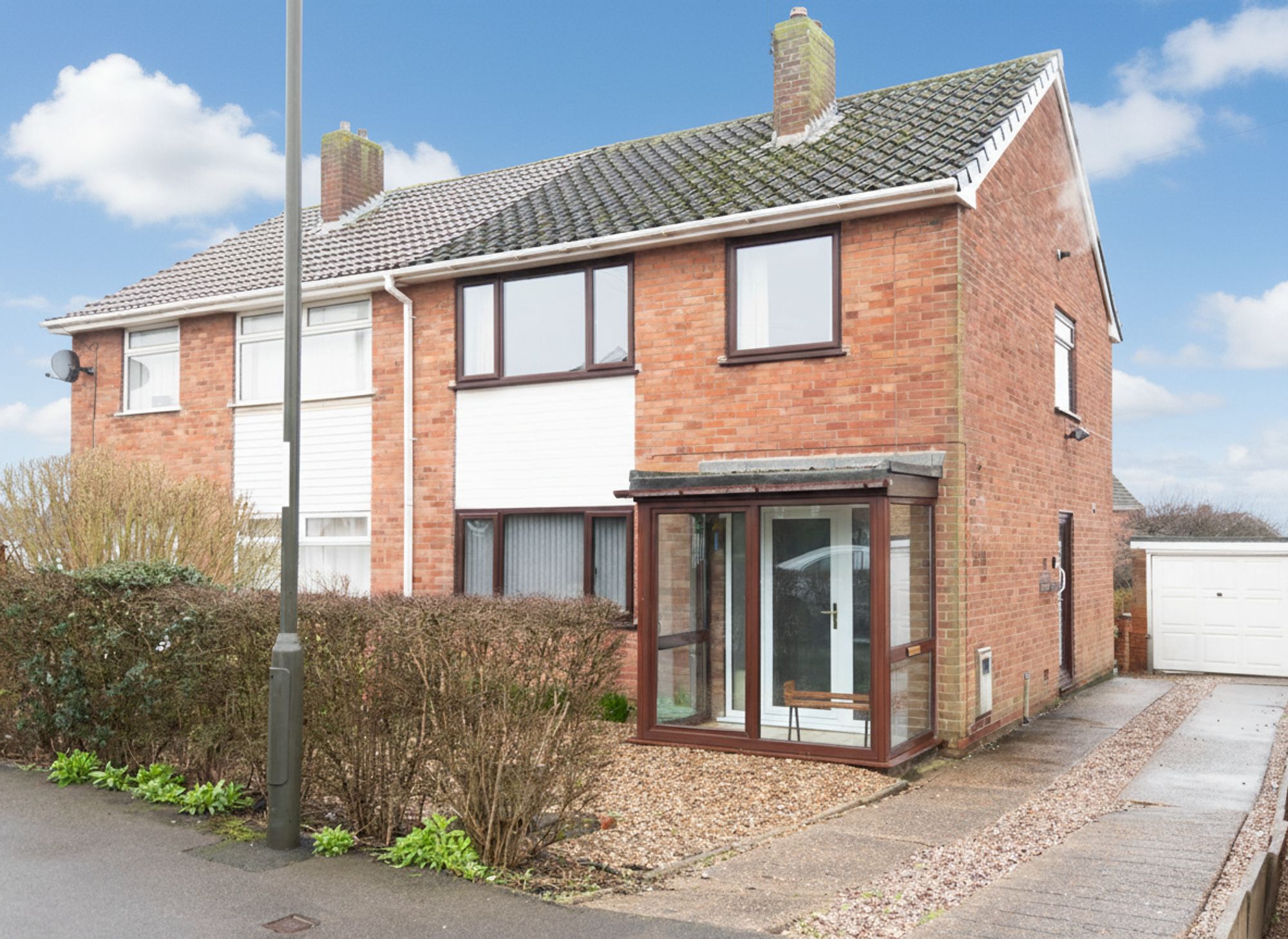 3 bedroom Semi-detached house For Sale
