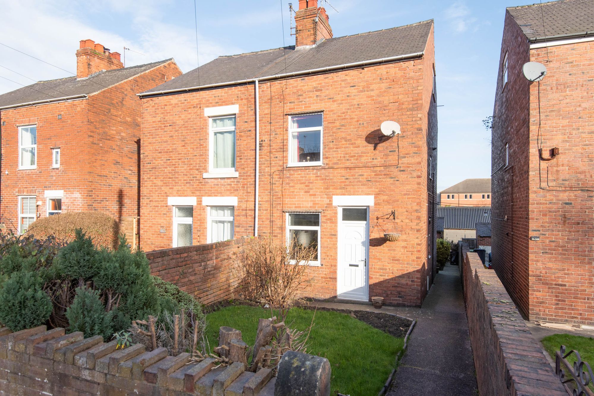 3 bedroom Semi-detached house For Sale