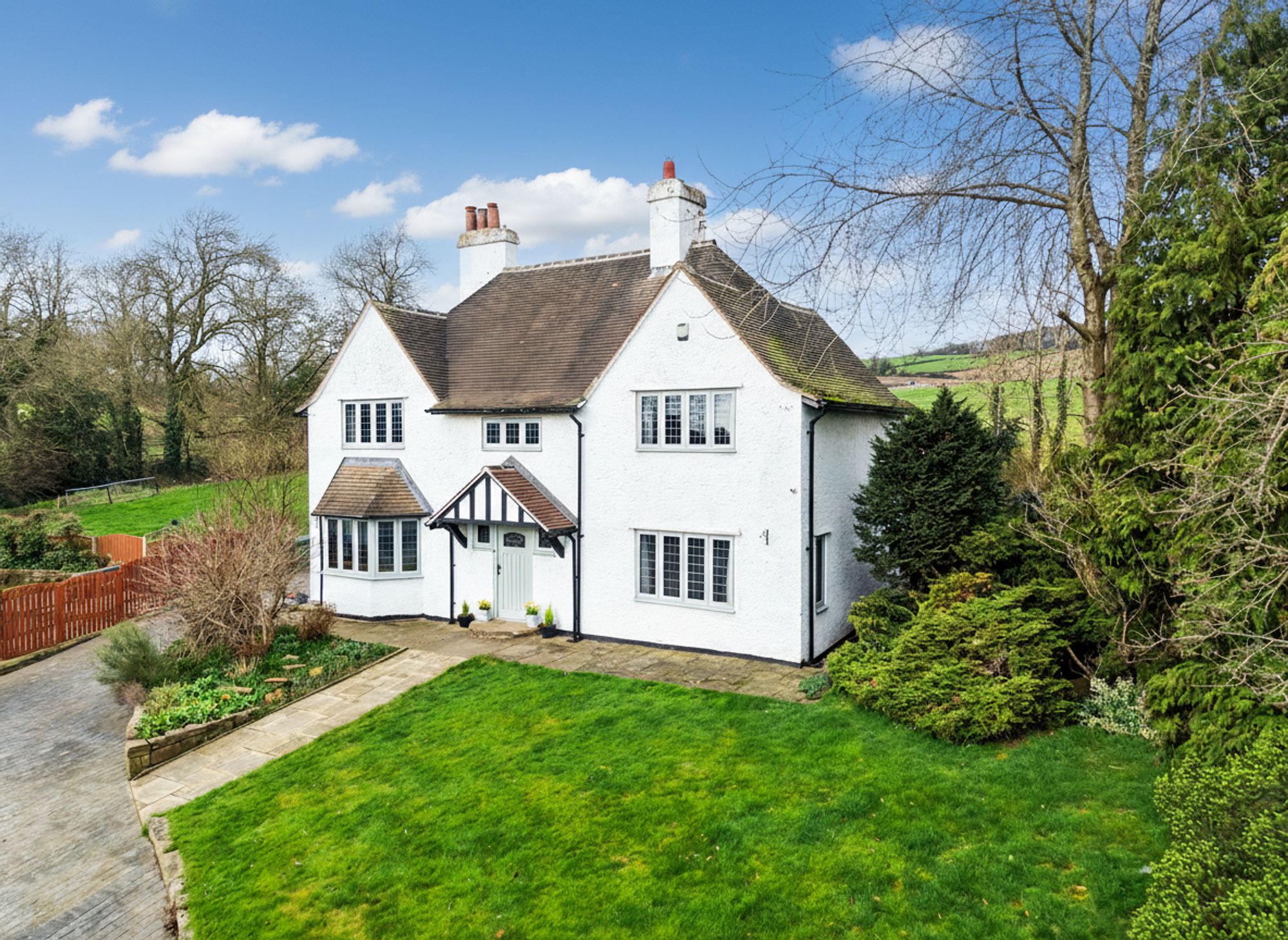4 bedroom Detached house Under Offer