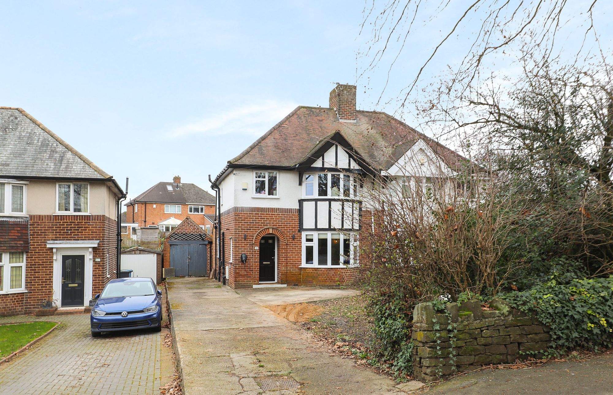 3 bedroom Semi-detached house Under Offer