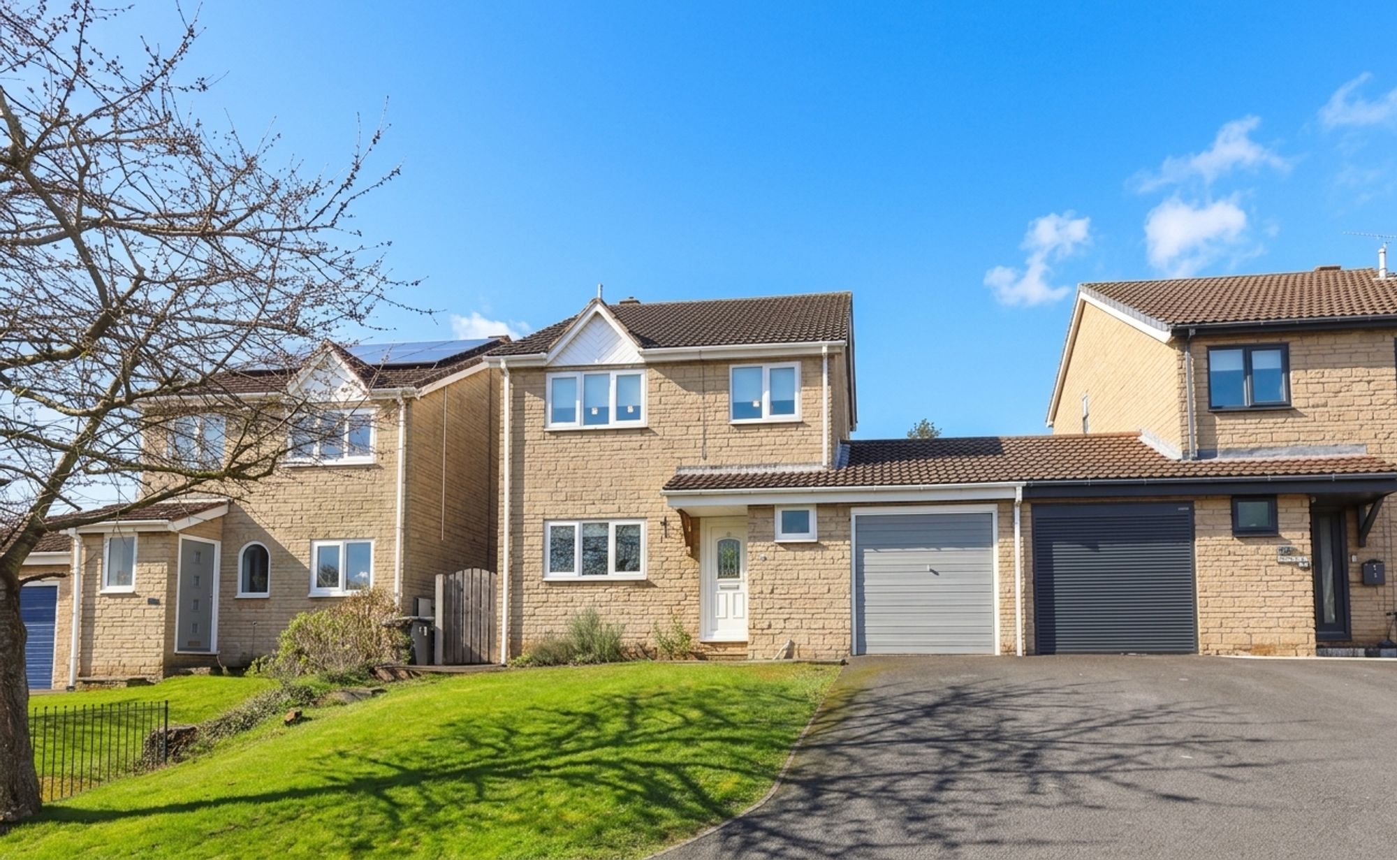 4 bedroom Link detached house For Sale