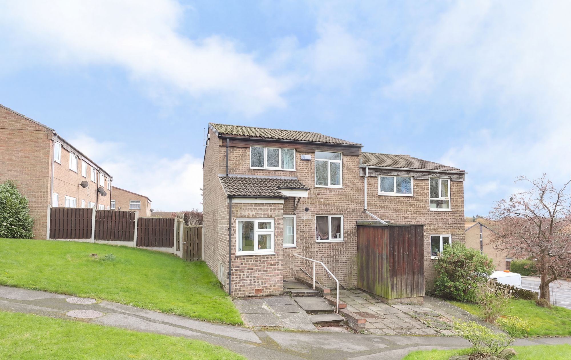 3 bedroom Semi-detached house For Sale