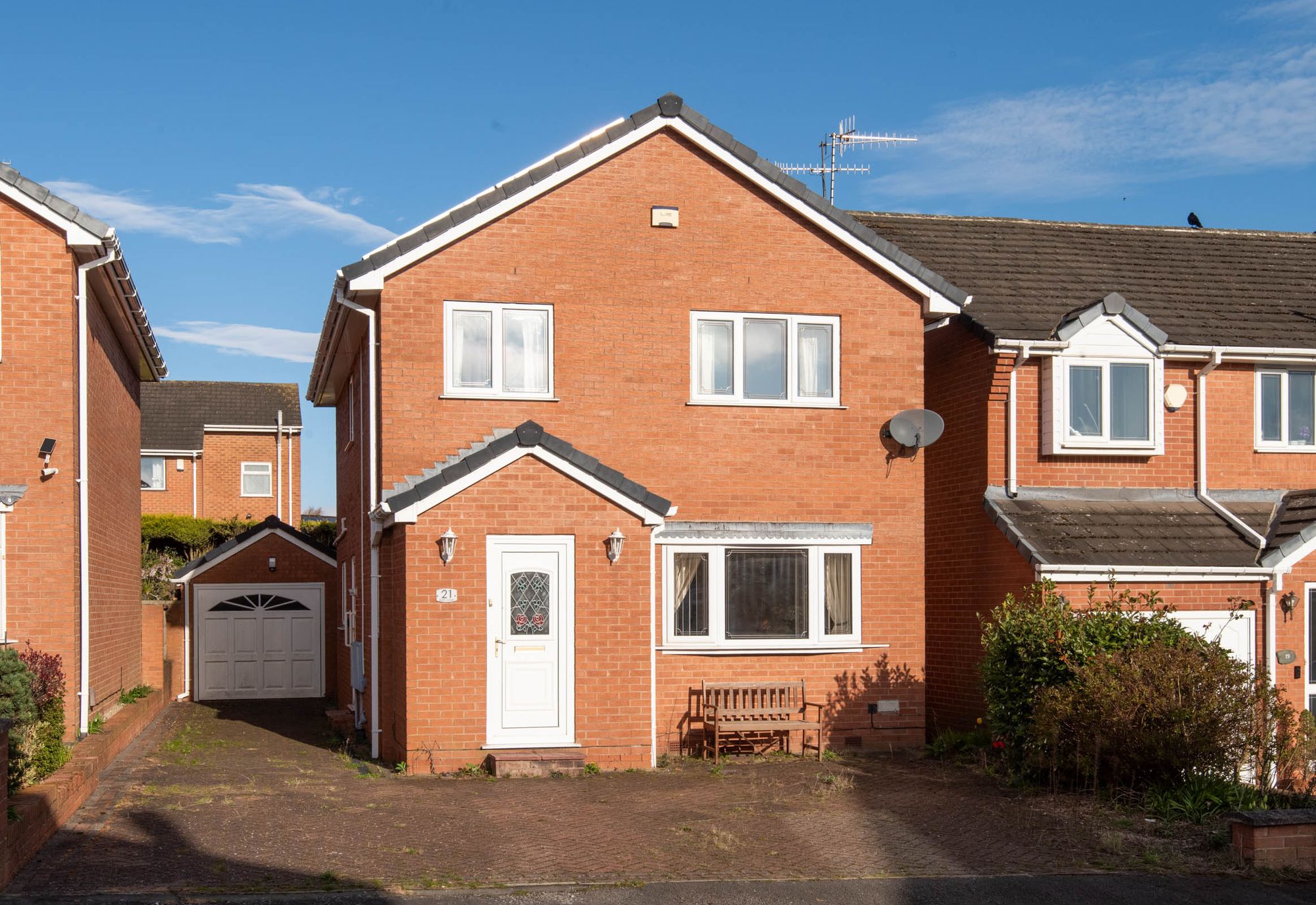 3 bedroom Detached house For Sale