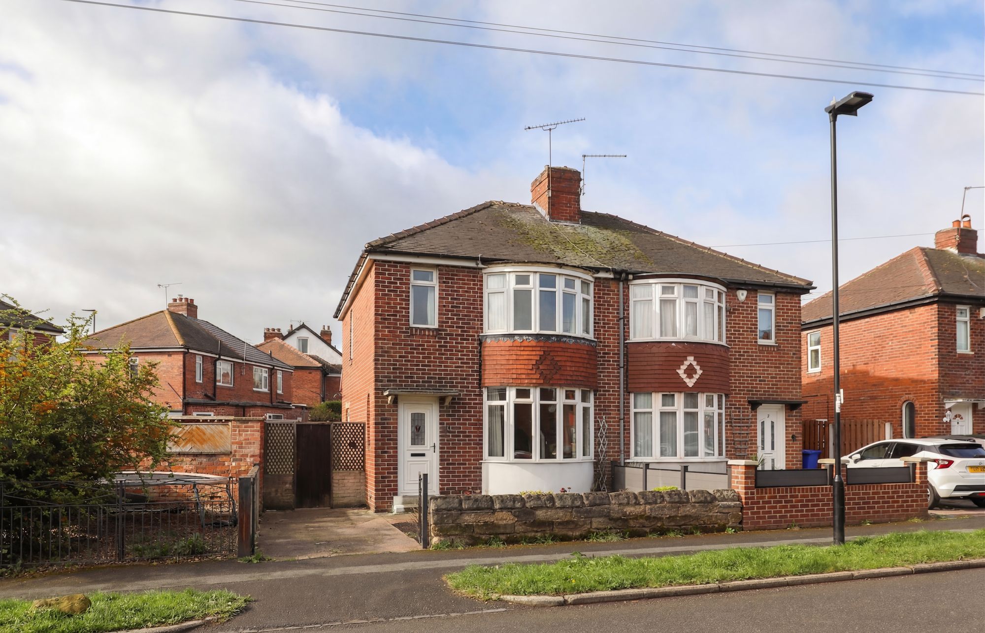 3 bedroom Semi-detached house For Sale