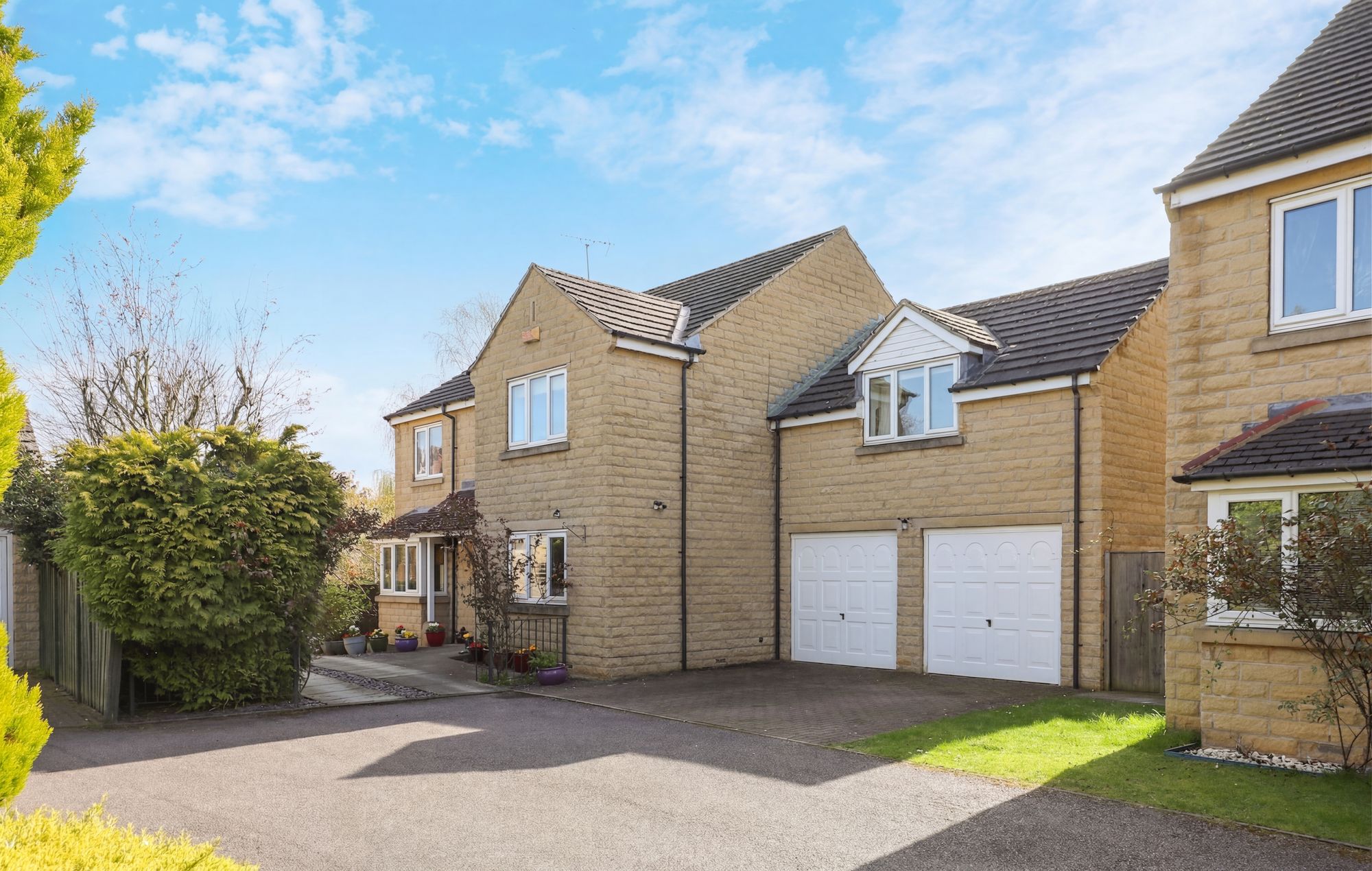 4 bedroom Detached house Under Offer
