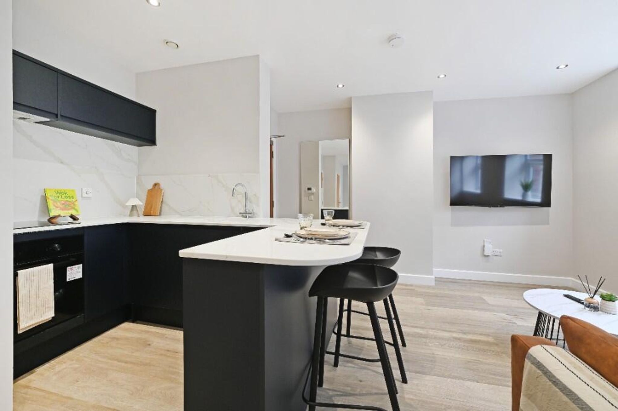 1 bedroom Flat To Let