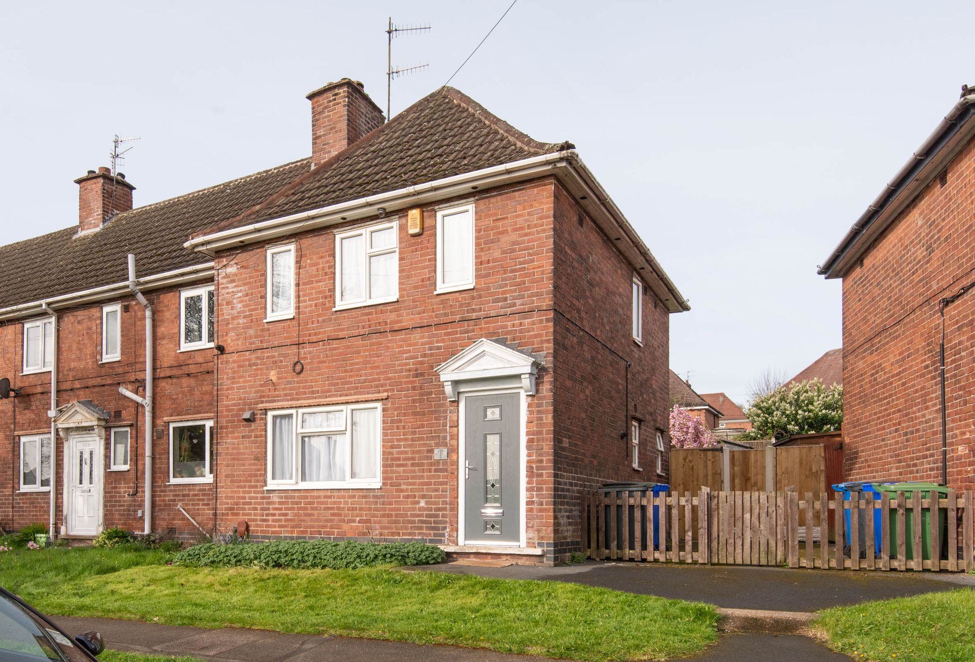 2 bedroom End of terrace house For Sale