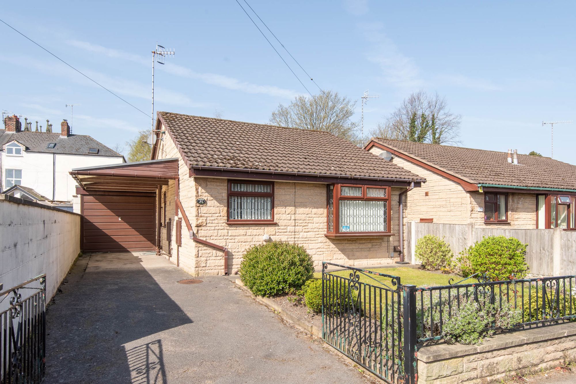 2 bedroom Bungalow For Sale
