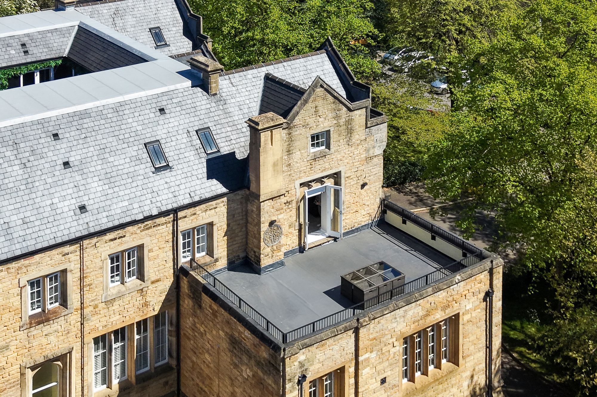 2 bedroom Apartment To Let