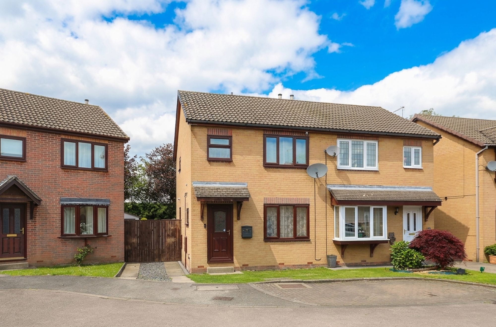 3 bedroom Semi-detached house For Sale