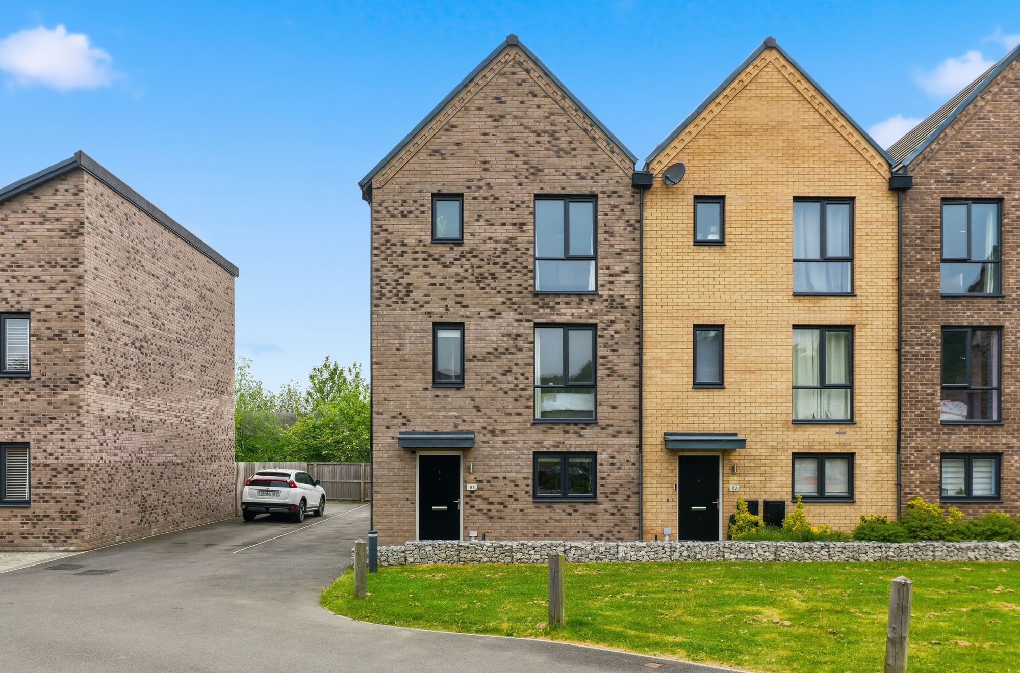 4 bedroom Town house For Sale