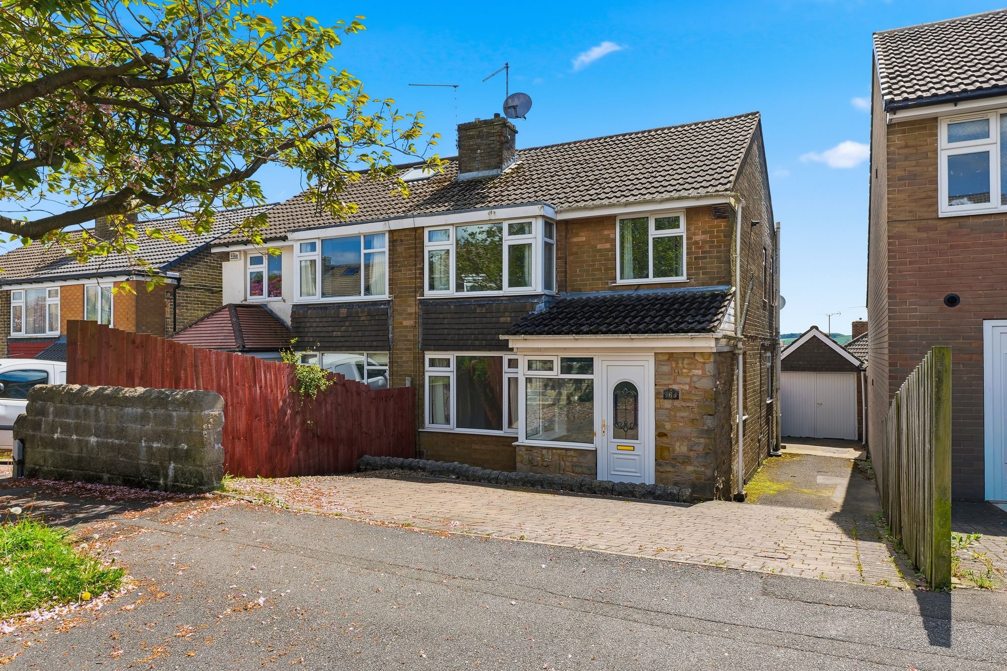 3 bedroom Semi-detached house For Sale