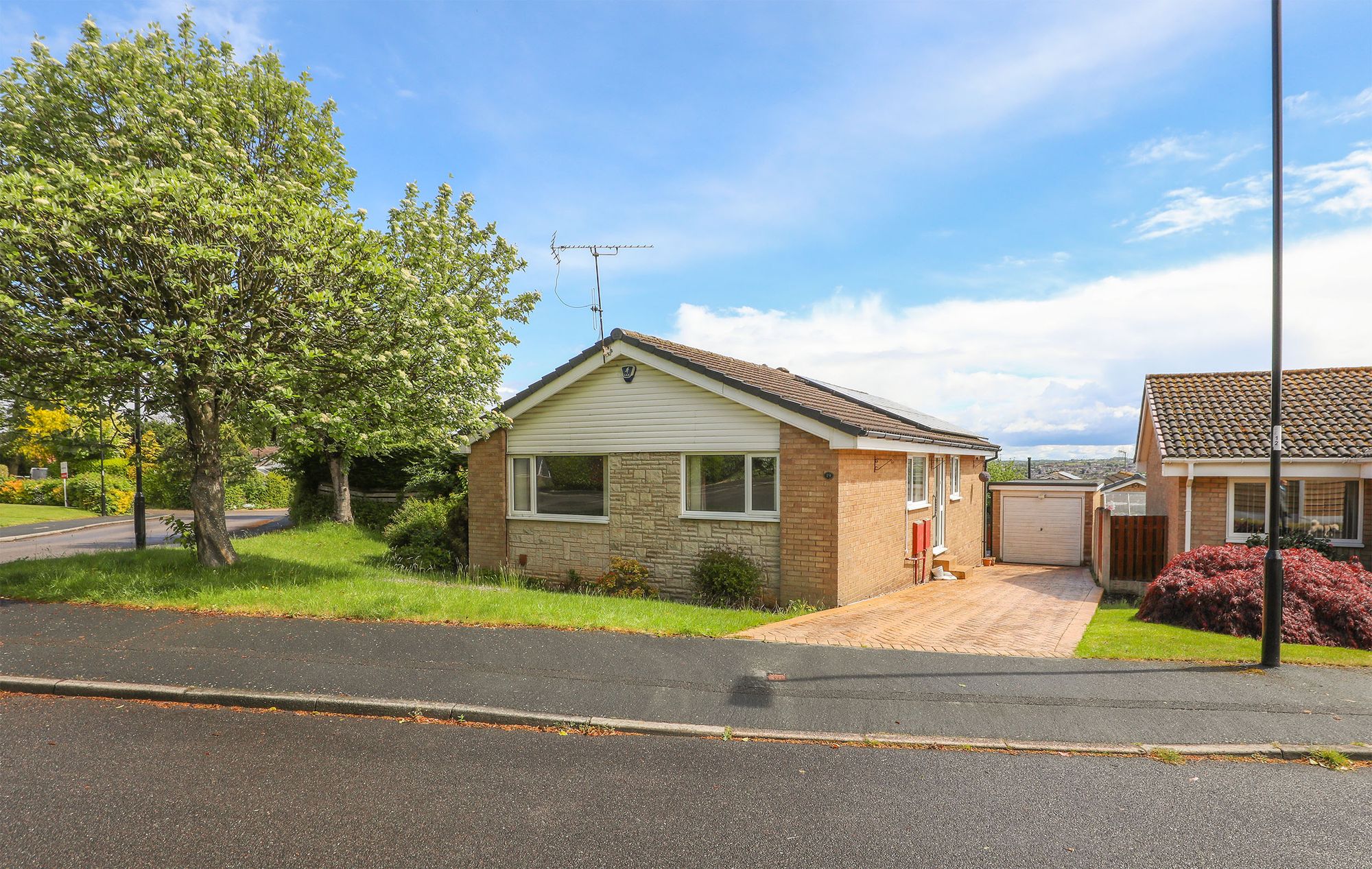 3 bedroom Detached bungalow For Sale