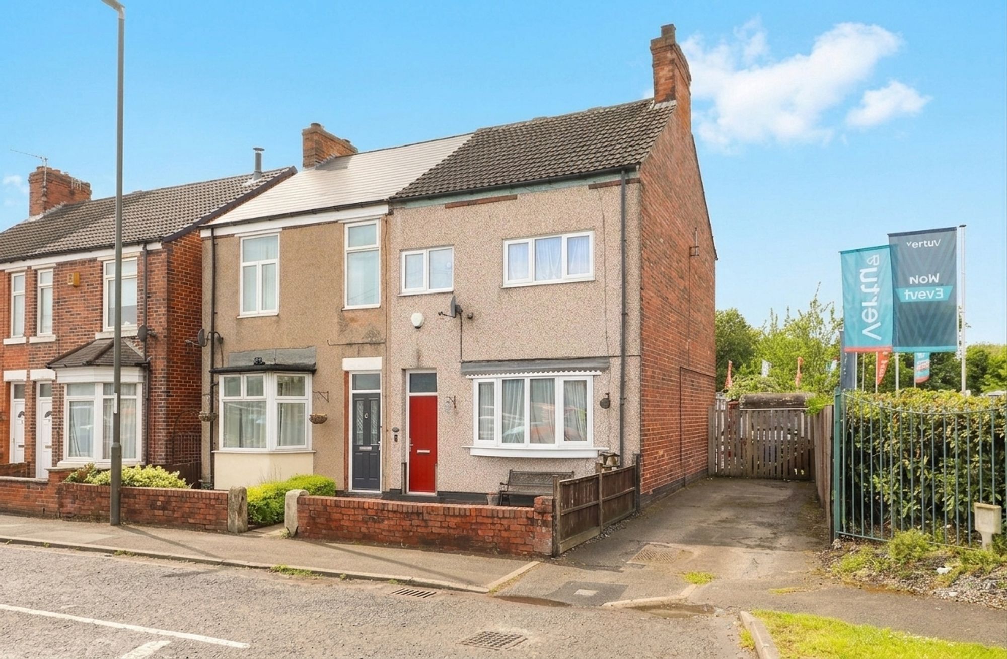 3 bedroom Semi-detached house For Sale