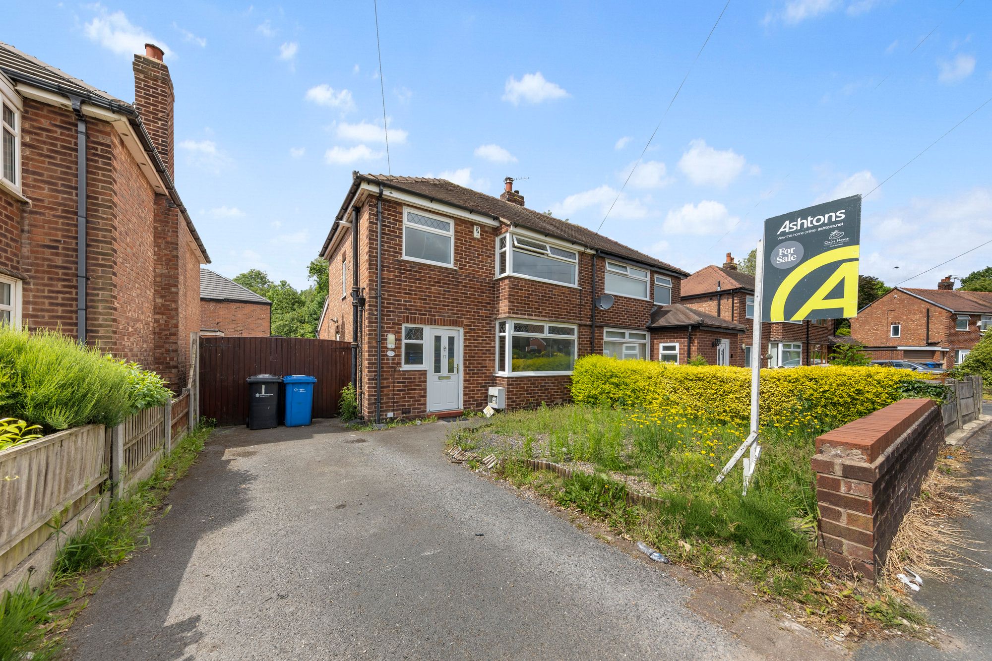 3 bedroom Semi-detached house For Sale