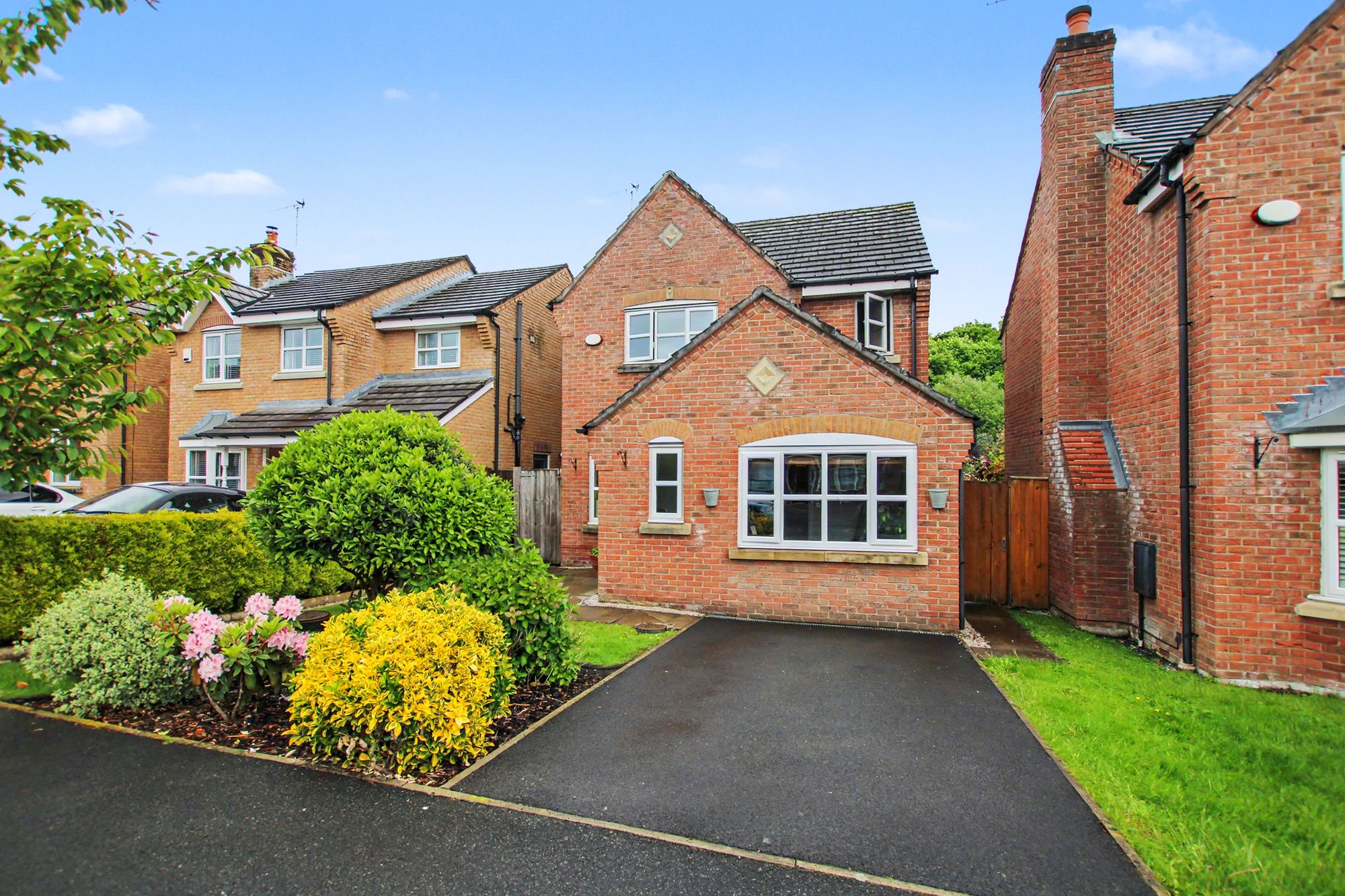 3 bedroom Detached house For Sale