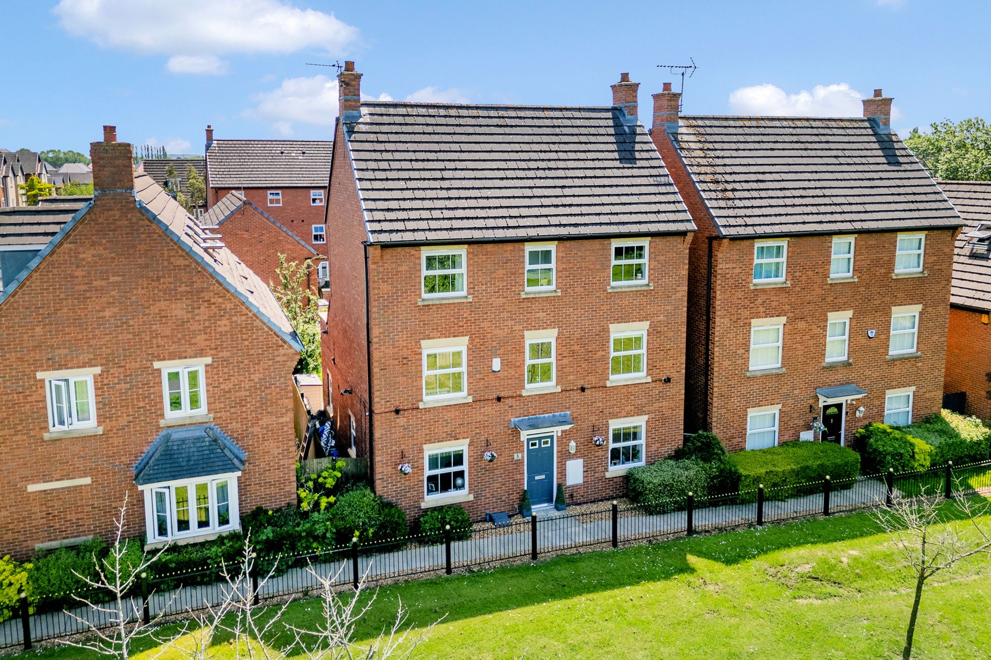 5 bedroom Detached house For Sale