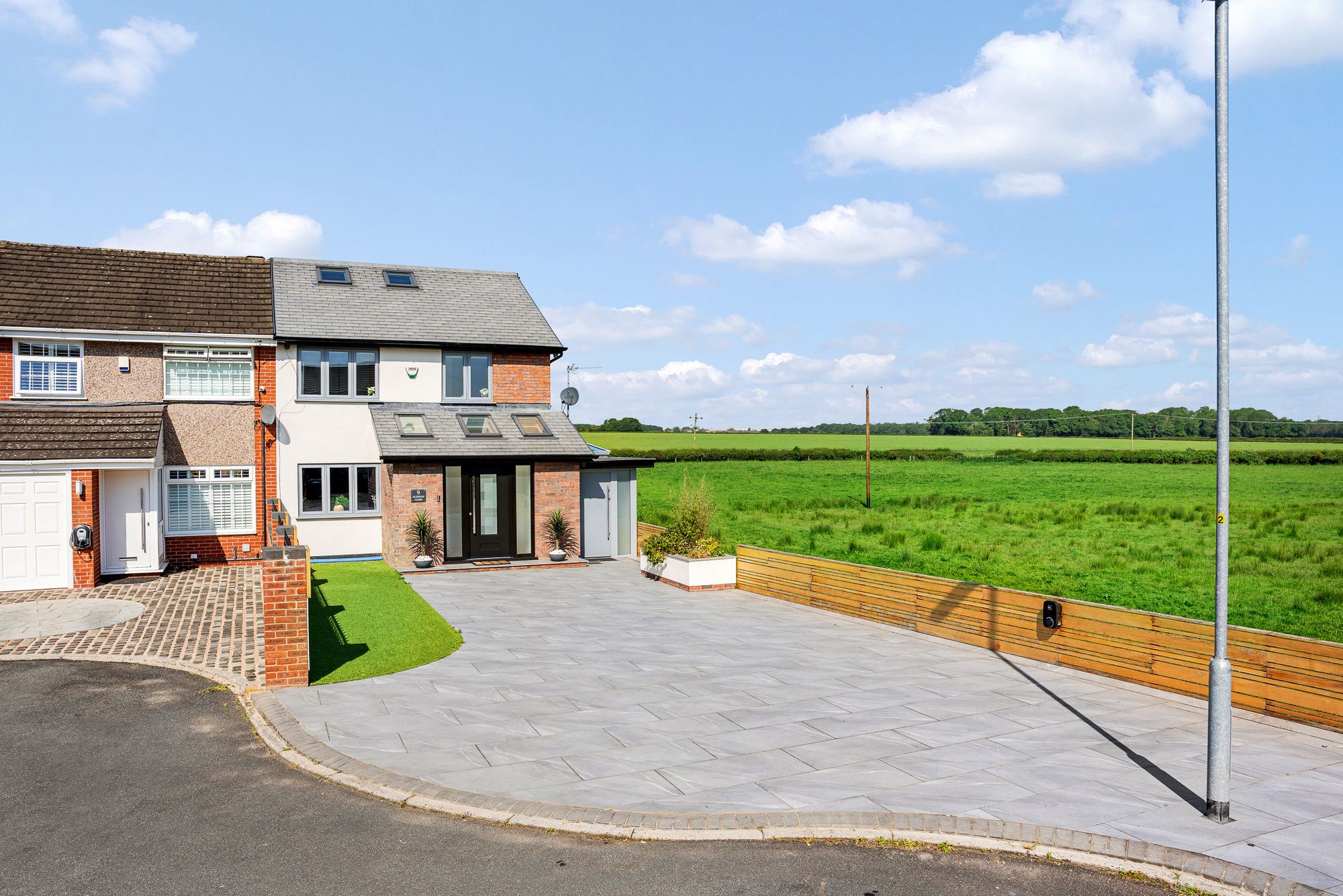 4 bedroom Semi-detached house For Sale