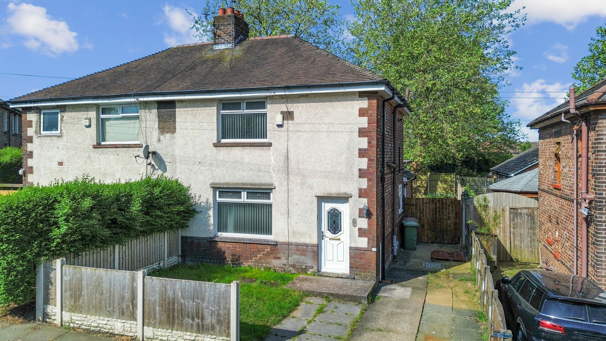 3 bedroom Semi-detached house For Sale