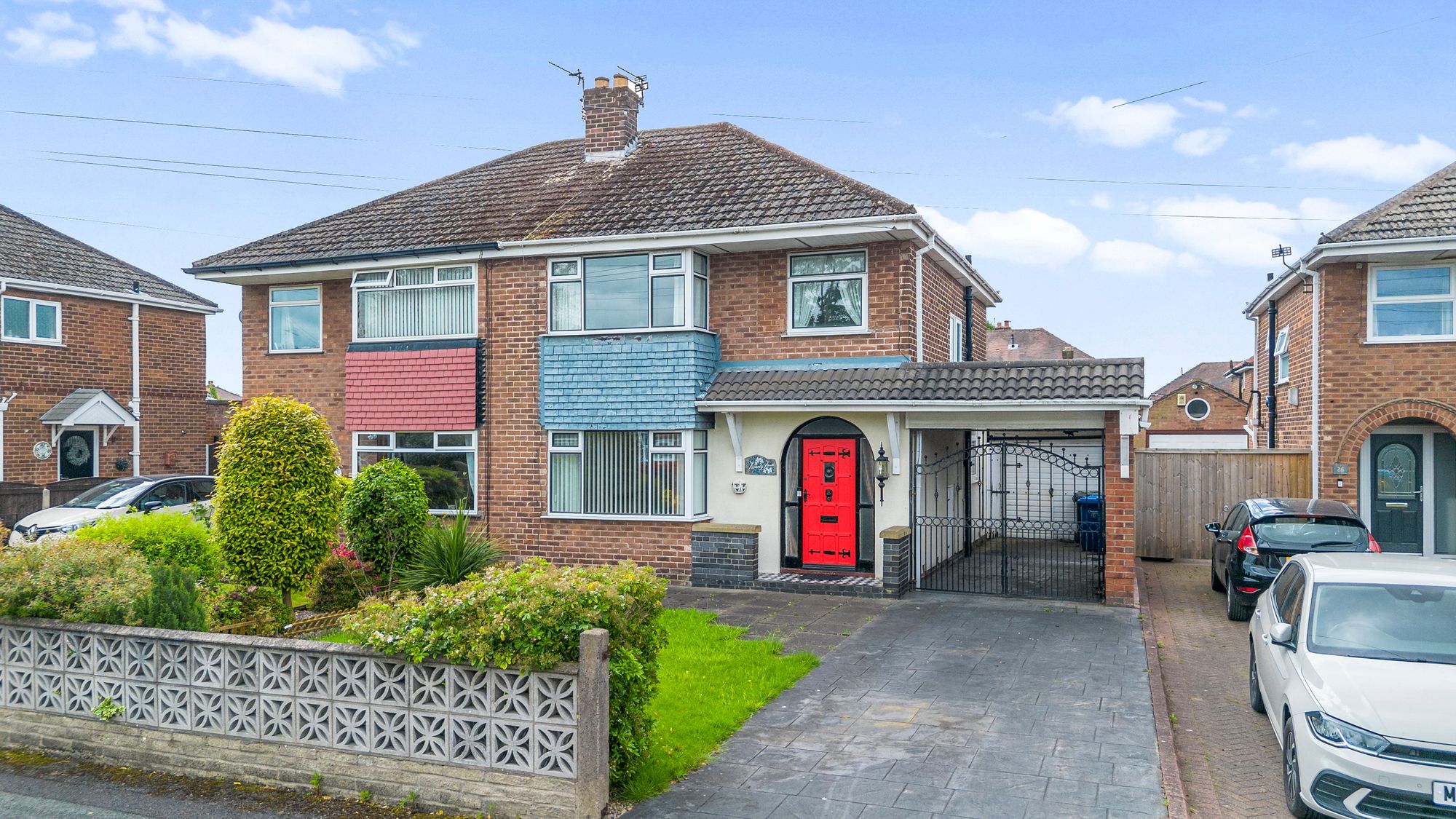 3 bedroom Semi-detached house For Sale