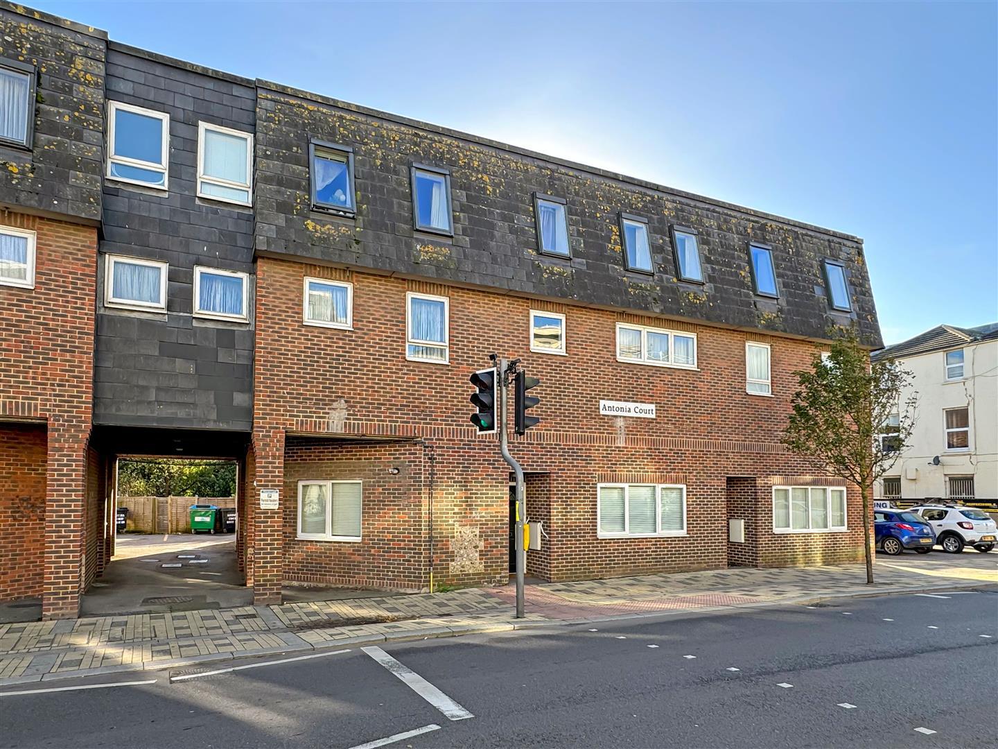 2 bedroom Apartment For Sale