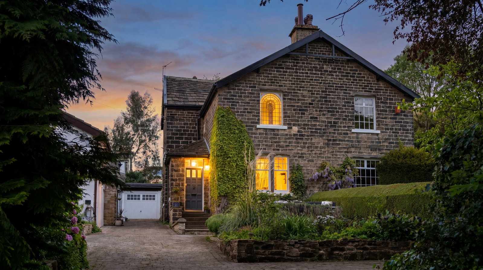 4 bedroom Semi-detached house For Sale