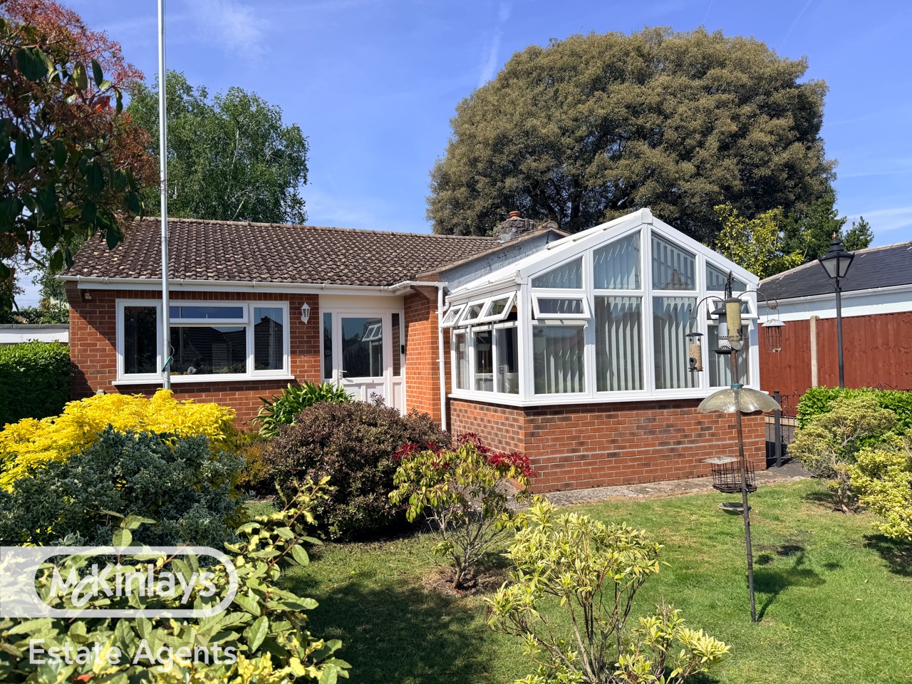 2 bedroom Detached bungalow For Sale