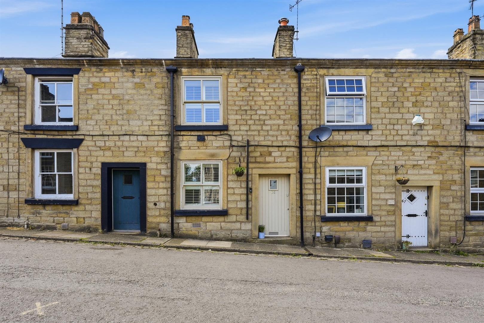 2 bedroom Cottage For Sale