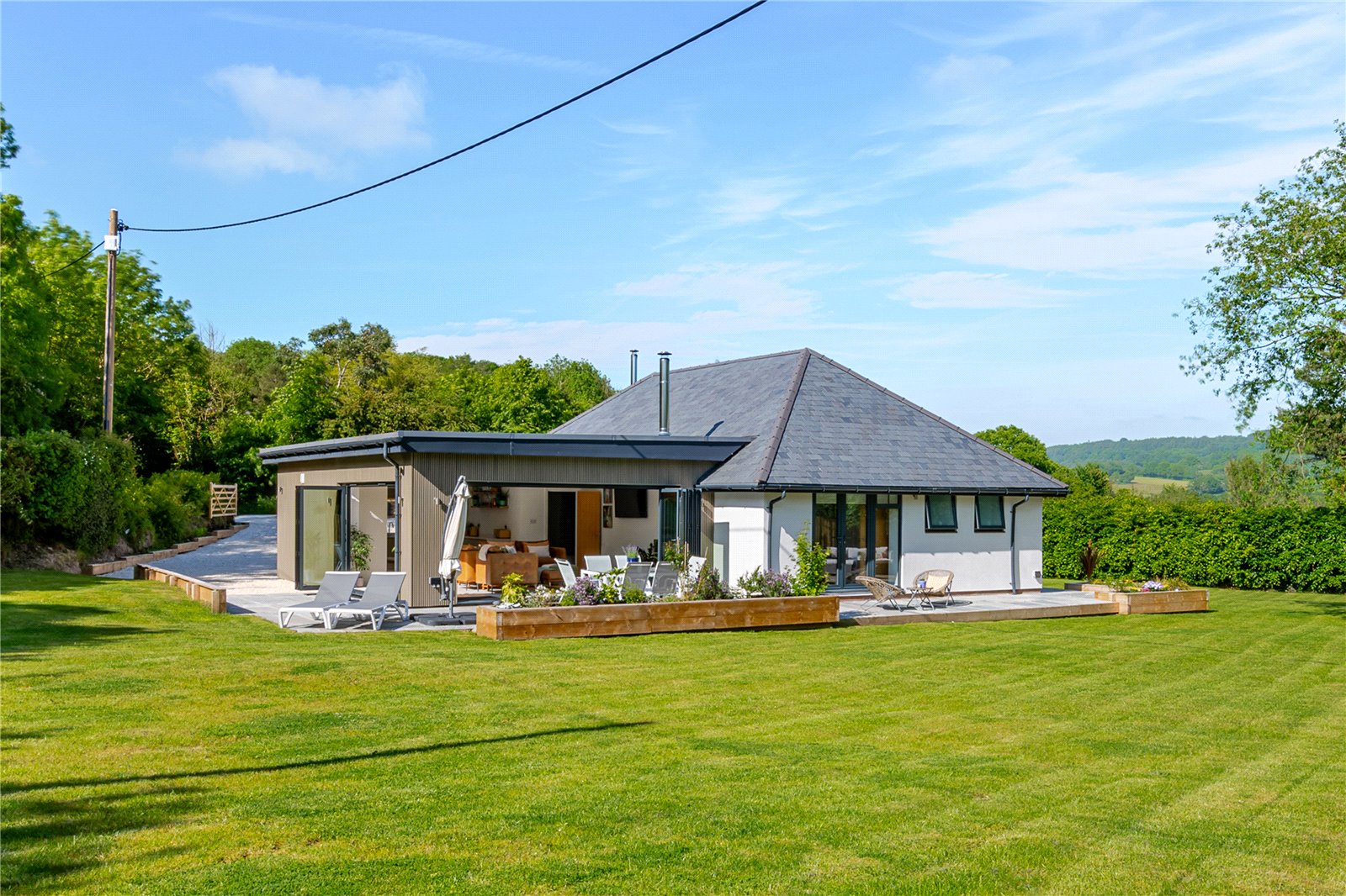 3 bedroom Detached bungalow For Sale