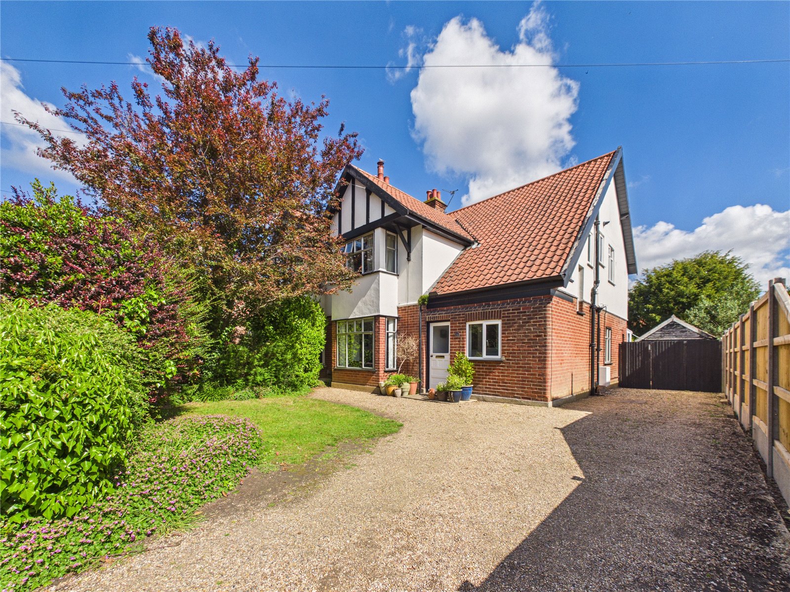 4 bedroom Semi-detached house For Sale