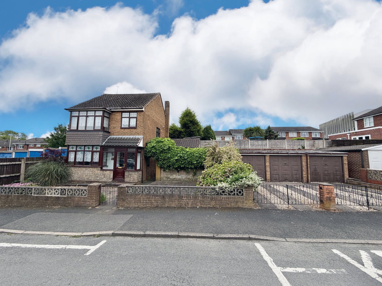 3 bedroom Detached house For Sale