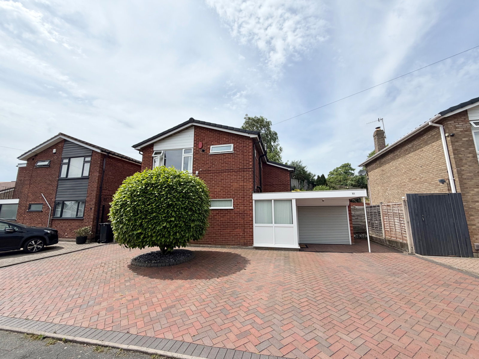 3 bedroom Detached house For Sale