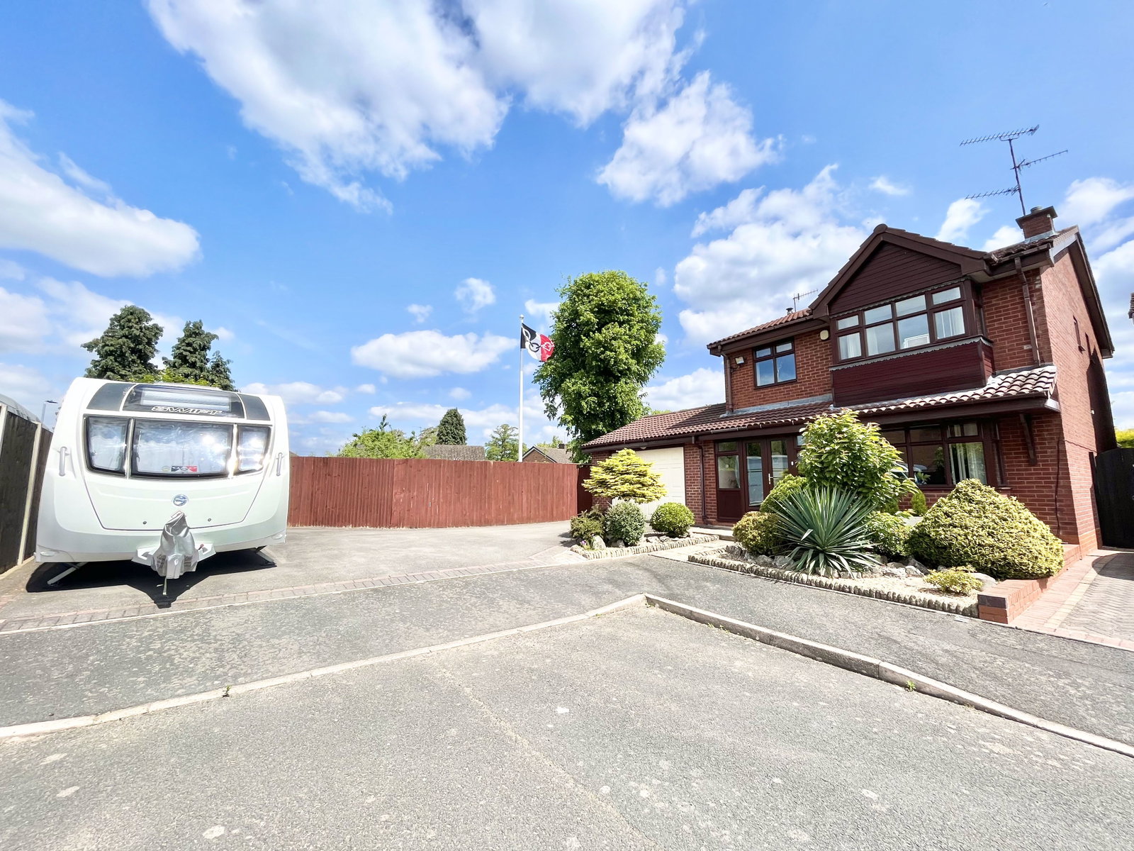 4 bedroom Detached house Under Offer