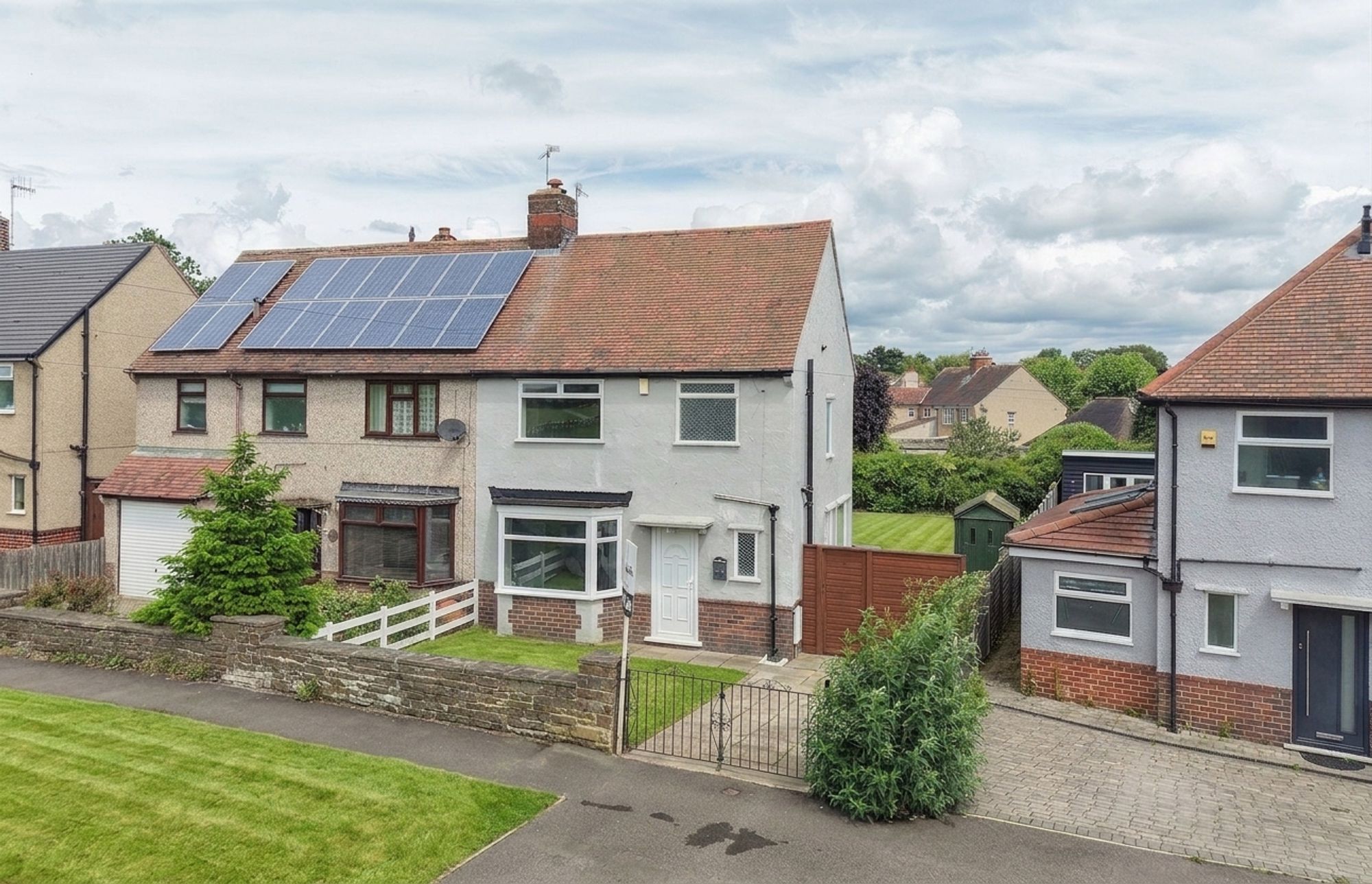 3 bedroom Semi-detached house For Sale